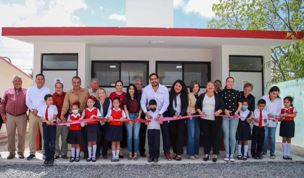 Inauguraron obra escolar Alcalde, estudiantes, padres de familia y Maestros