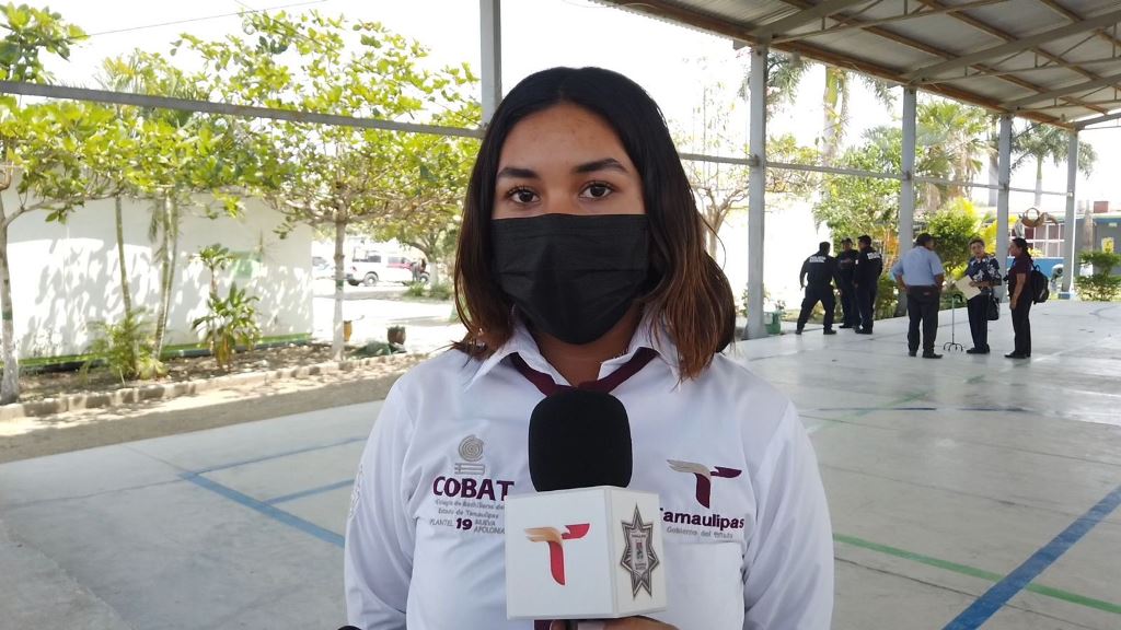 Jóvenes agradecen a Policía Cibernética orientación en uso responsable de internet