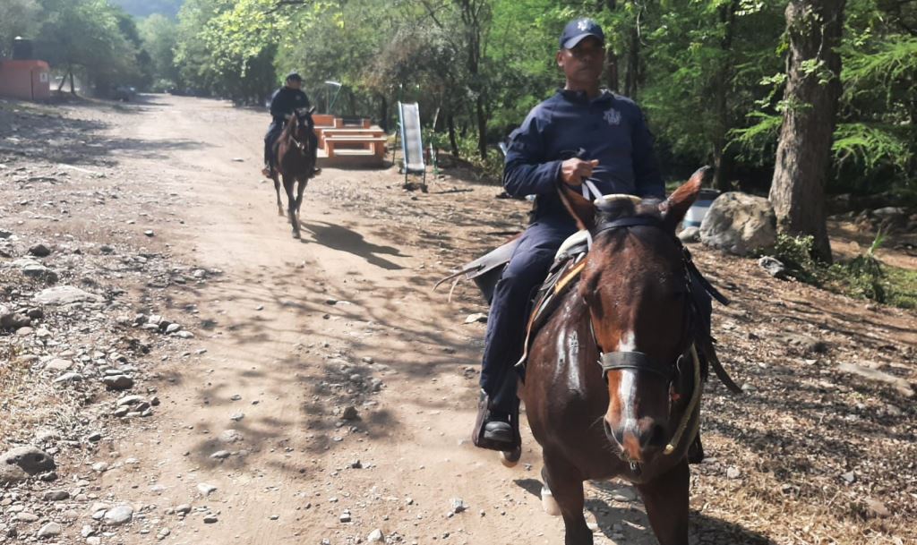 Agrupamiento montado de la Guardia Estatal vigila sitios turísticos de naturaleza y zonas rurales