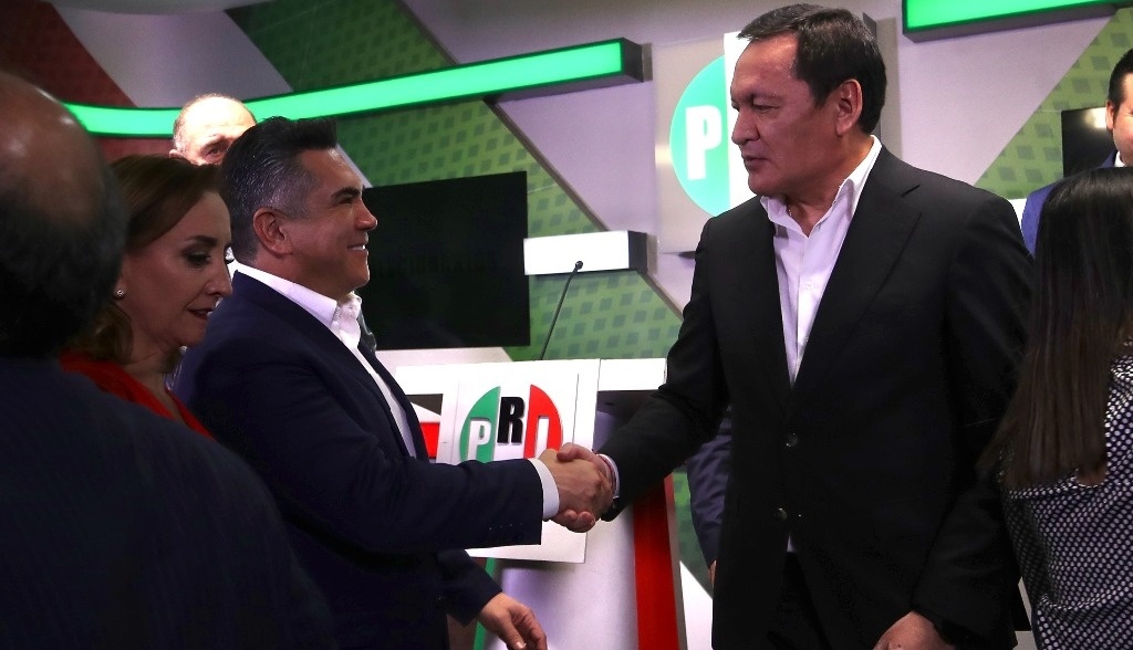 Listo, ‘golpe’ para quitar a Osorio Chong del mando senatorial priísta