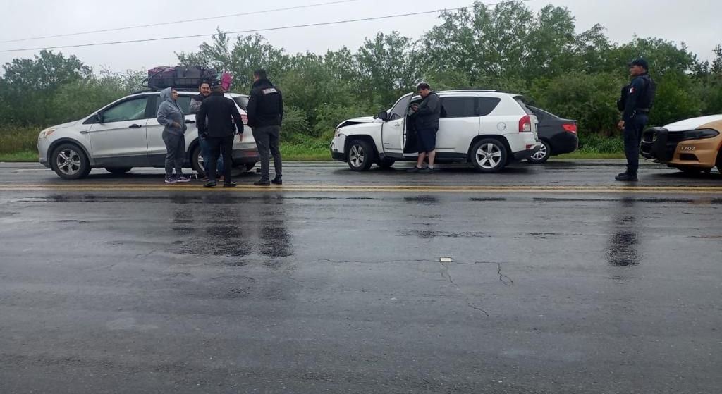 Guardia Estatal atiende choque en Carretera Federal 101