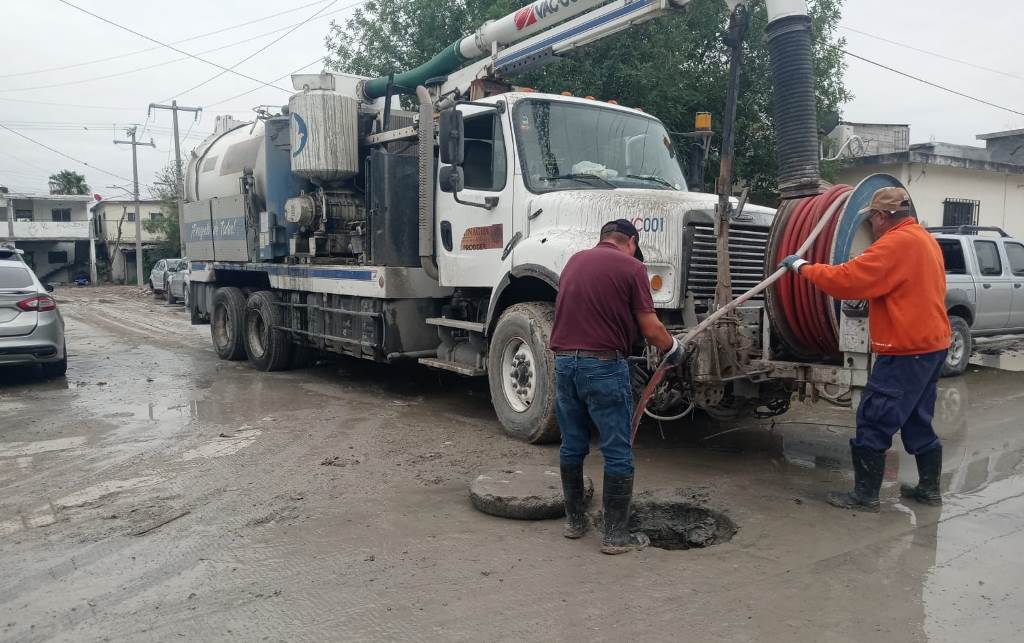 Recibe colonia Juan Escutia mejores servicios de COMAPA