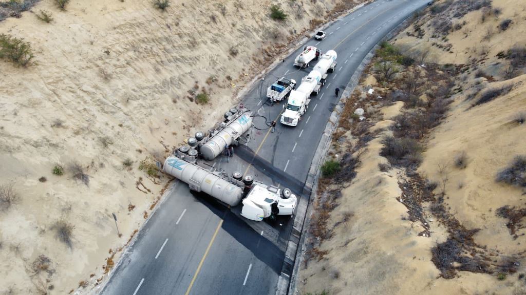 Alerta: La circulación continúa cerrada en ambos sentidos en Carretera Rumbo Nuevo