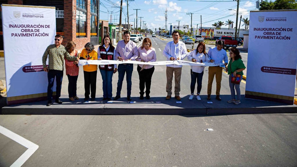 Sigue Alcalde Mario López cumpliendo al pueblo de Matamoros; entrega nuevas obras de pavimentación