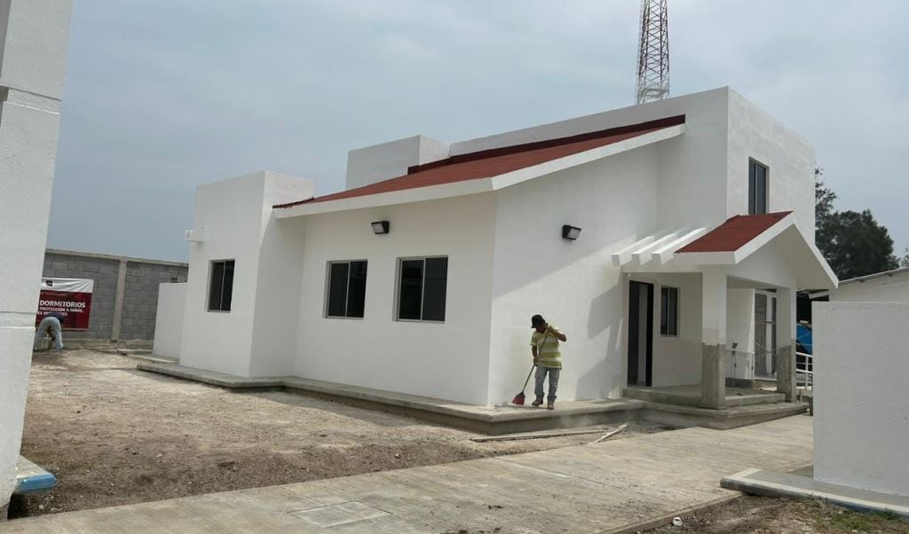 Secretaría de Obras Públicas construye dormitorios en Centro de Atención, para Niñas, Niños y Adolescentes Migrantes