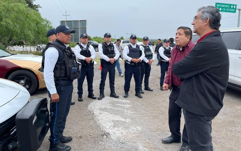 Supervisa Gobernador módulos de seguridad y atención de turistas