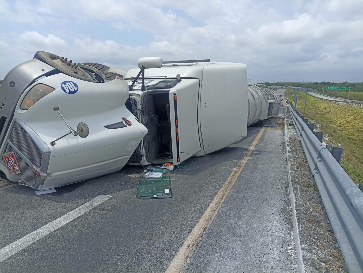 ATIENDE PROTECCION CIVIL CONTINGENCIA EN AUTOPISTA REYNOSA-MATAMOROS