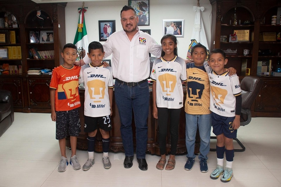 APOYA GOBIERNO DE RÍO BRAVO A EQUIPO DE FUTBOL INFANTIL “PUMAS”