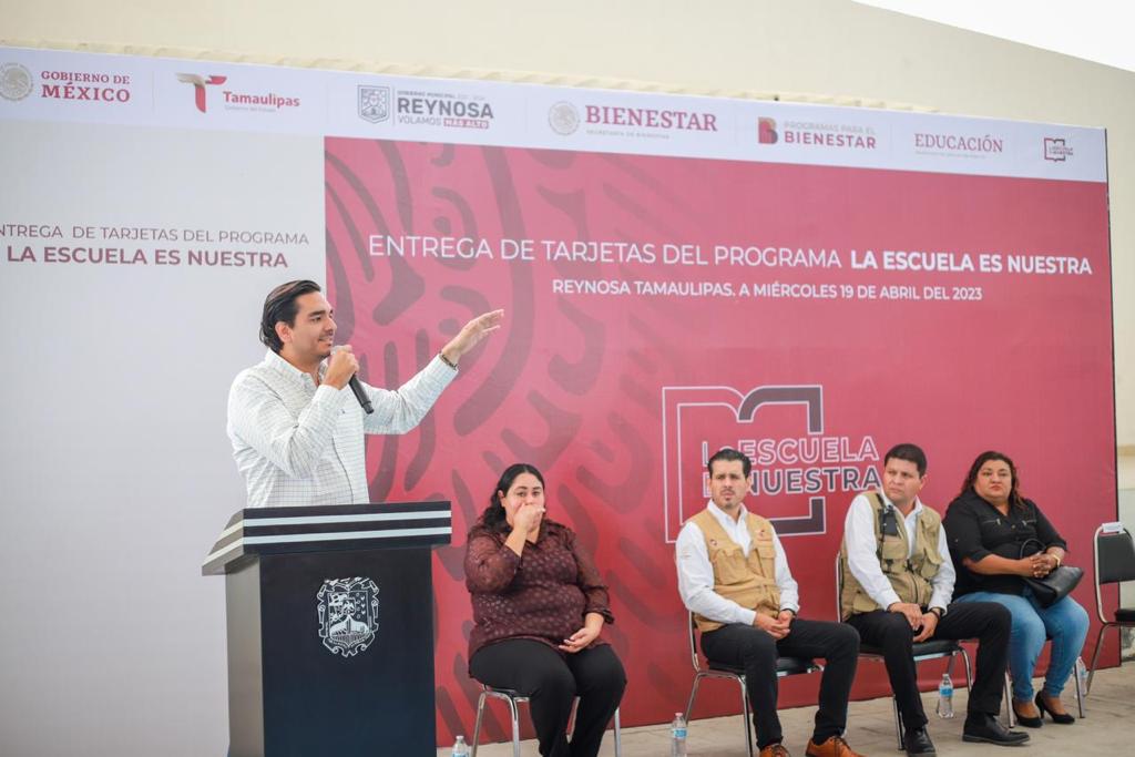 Recibieron beneficiarios recursos de La Escuela es Nuestra