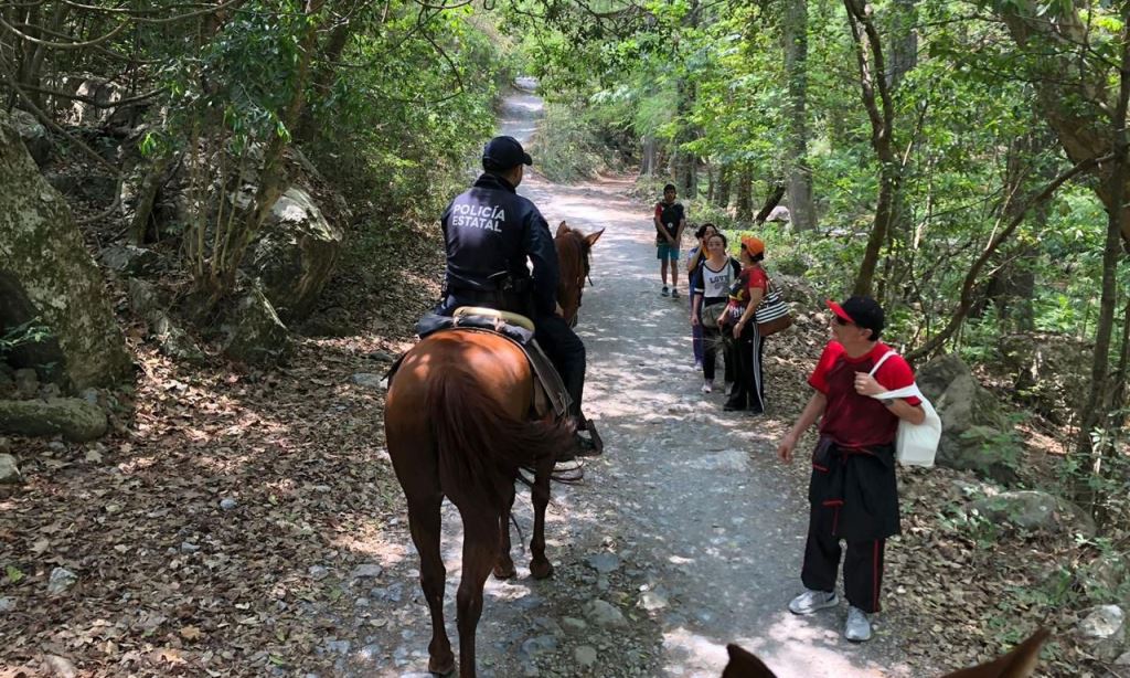 Agrupamiento montado de la Guardia Estatal vigila sitios turísticos y zonas rurales