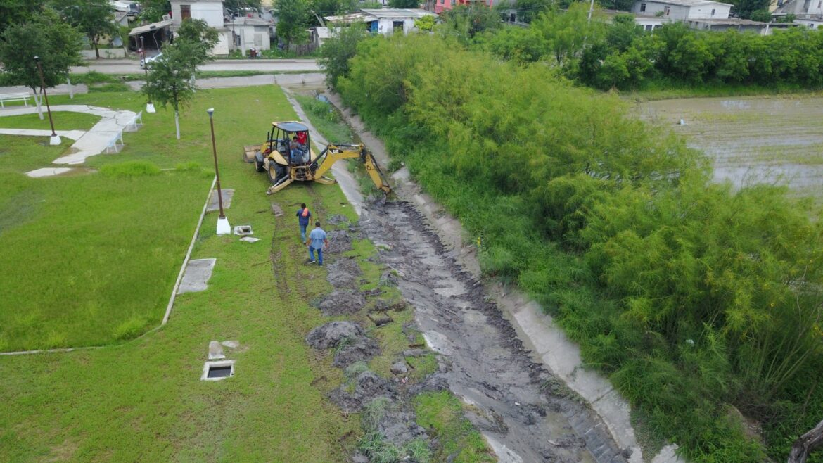 DESPEJA MUNICIPIO DRENES EN LA HIJOS DE EJIDATARIOS Y LA SAUTEÑA PARA EVITAR INUNDACIONES