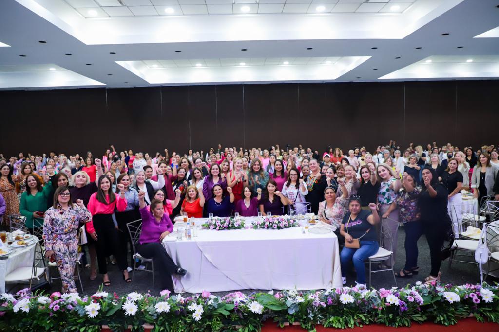 Rindió protesta Maki Ortiz como Coordinadora Estatal del movimiento Por Ella Por Todas