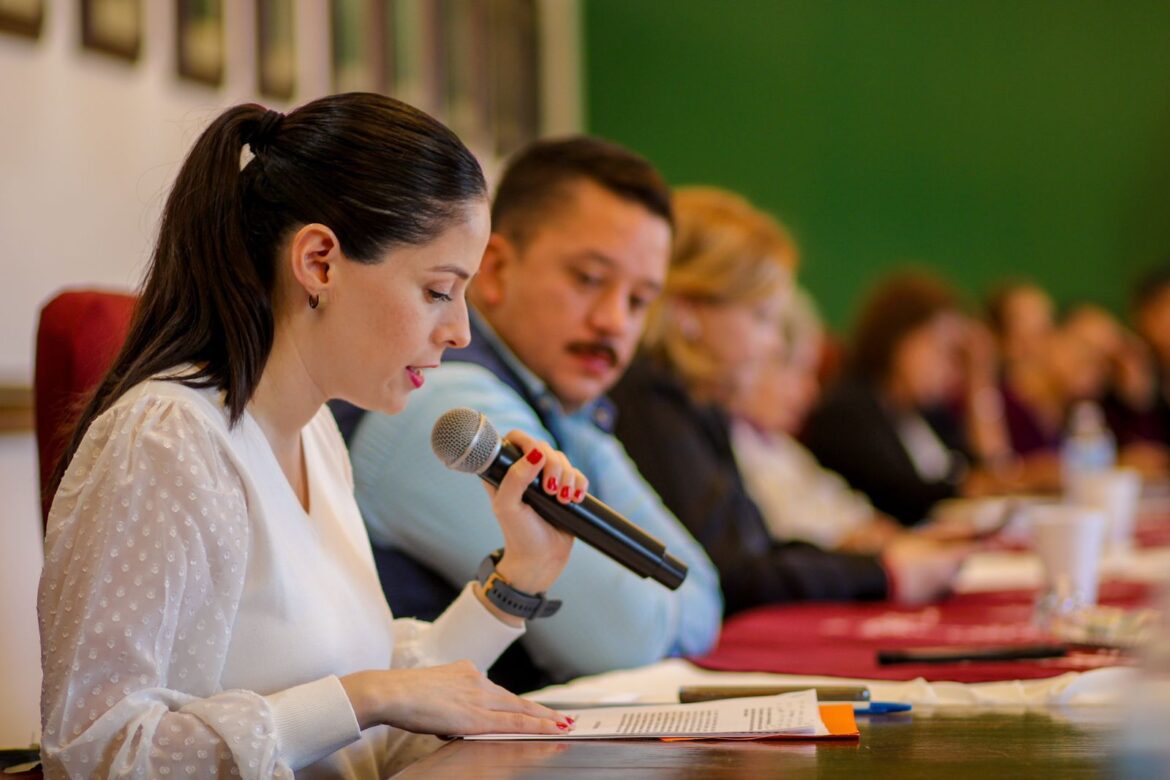 BUSCA REGIDORA MAYRA BENAVIDES DERECHOS PARA LAS TRABAJADORAS DE LOS AYUNTAMIENTOS