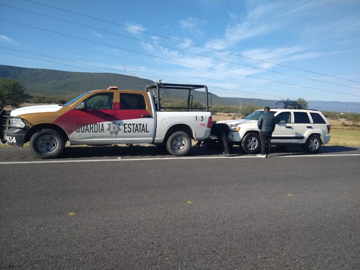 Guardia Estatal de Apoyo Carretero auxilia a viajeros y visitantes de Tamaulipas