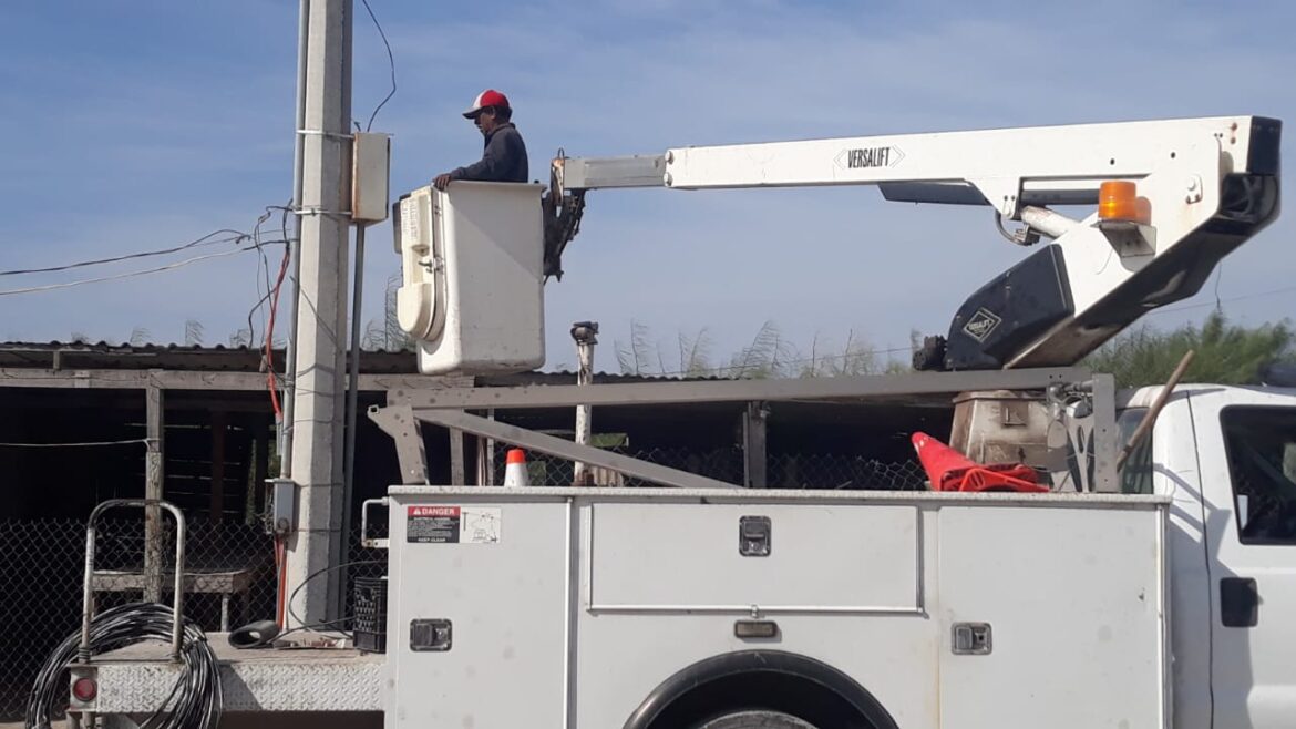 REALIZA MUNICIPIO MANTENIMIENTO DE ALUMBRADO EN DIVERSOS PUNTOS DE LA CIUDAD