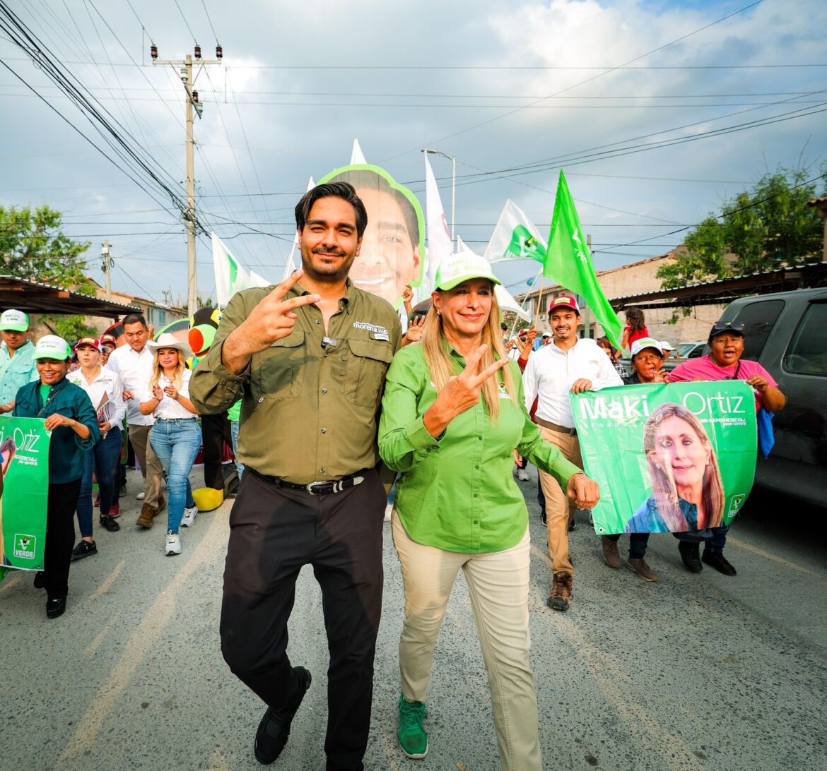 Carlos Peña Ortiz y Maki Ortiz fortalecen su vínculo con los vecinos de la Colonia Villas de Imaq